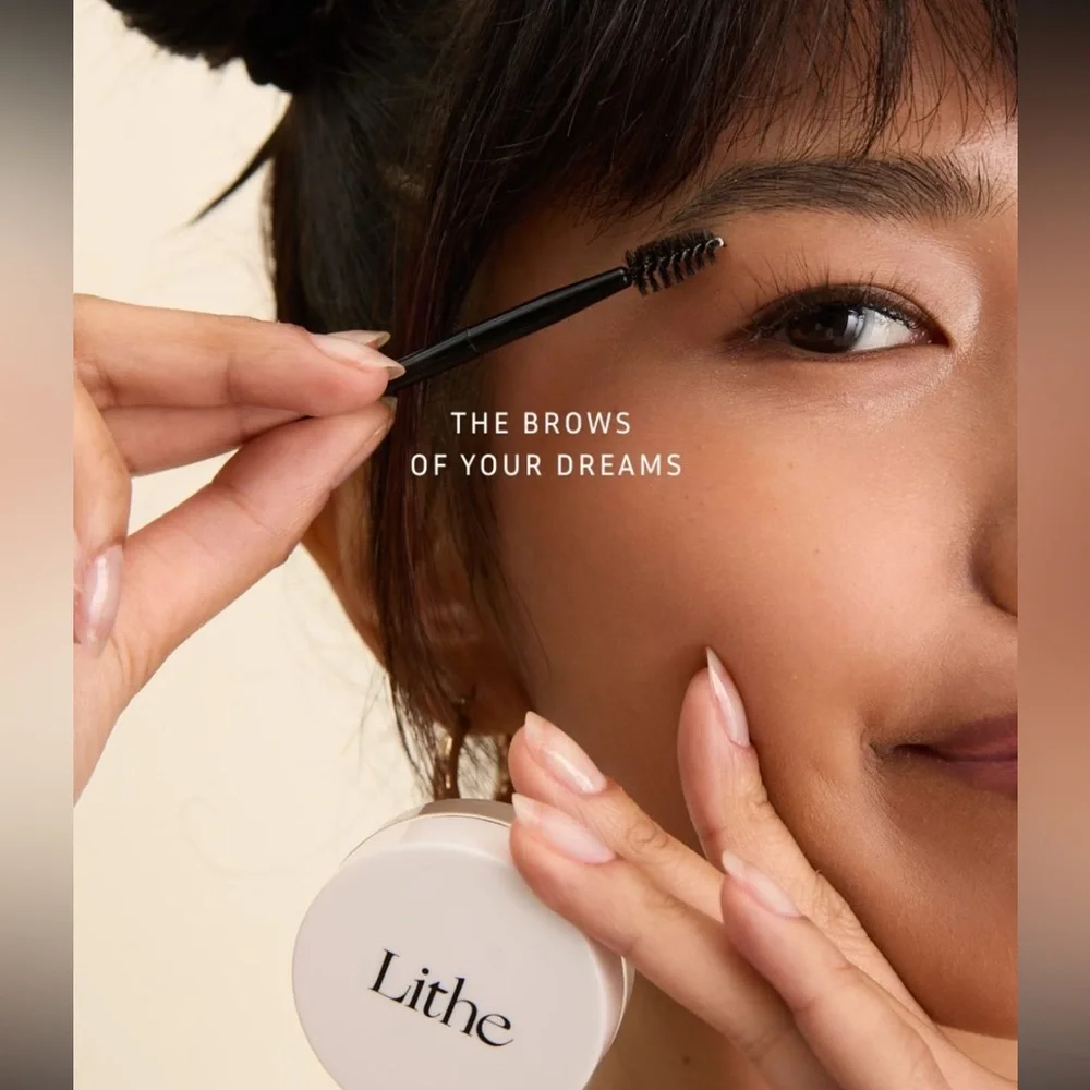 New LITHE BEAUTY UHD Brow Sculpt Clear Brow shaping wax with sculpting brush - Picture 2 of 10